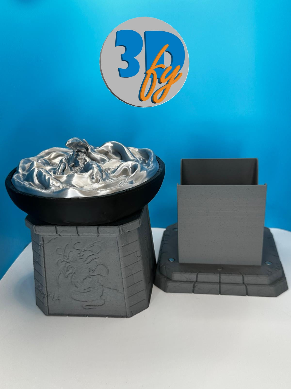 Sliver Thrumming Hivepool Deck Box • 100+ Double‑Sleeved Card Storage + Top Dice Compartment • Biomechanical Commander Deck Box